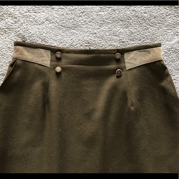 Not available til April

Ladies Dark Army green skirt - Picture 2 of 6
